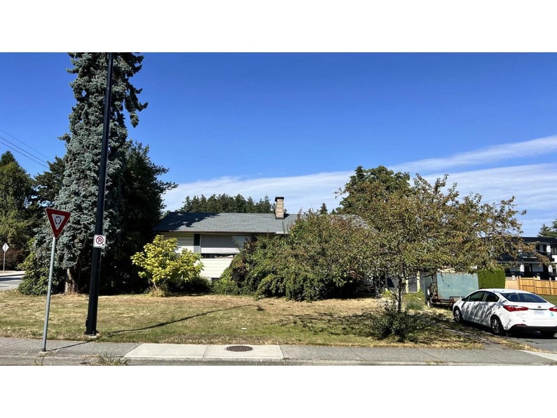 15407 PACIFIC Avenue, White Rock, British Columbia, V4B1R4, White Rock, British Columbia — photo 1 of 2