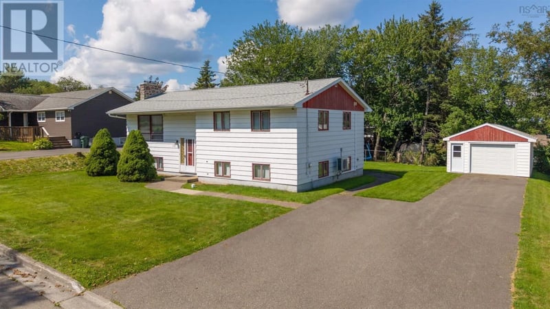 135 Kennedy Avenue, Sydney, Nova Scotia, B1P3K9, Sydney, Nova Scotia — photo 1 of 5