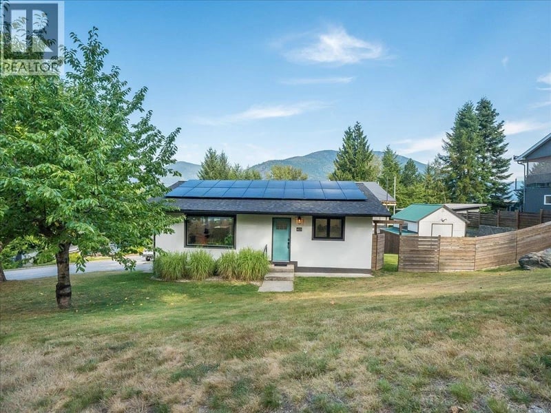 603 DELBRUCK Street, Nelson, British Columbia, V1L5L8, Nelson, British Columbia — photo 1 of 5