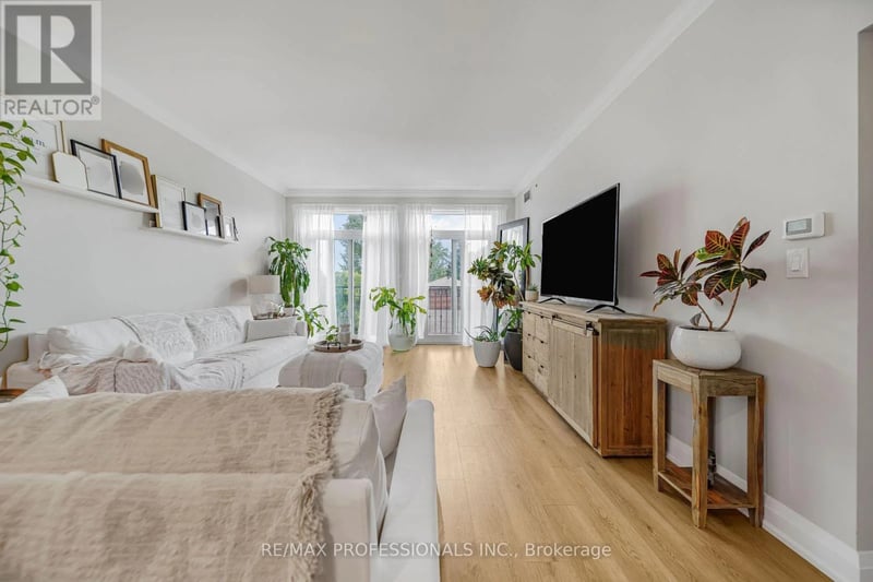 #211 3531 Lake Shore Boulevard West, Toronto (Long Branch), Ontario, M8W1P4, Toronto (Long Branch), Ontario — photo 1 of 5