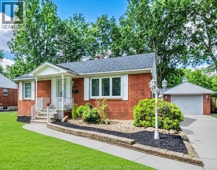 3365 CURRY Avenue, Windsor, Ontario, N9E2T4, Windsor, Ontario — photo 1 of 5