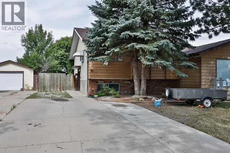 49 Meadowlark Boulevard North, Lethbridge, Alberta, T1H4R4, Lethbridge, Alberta — photo 1 of 5