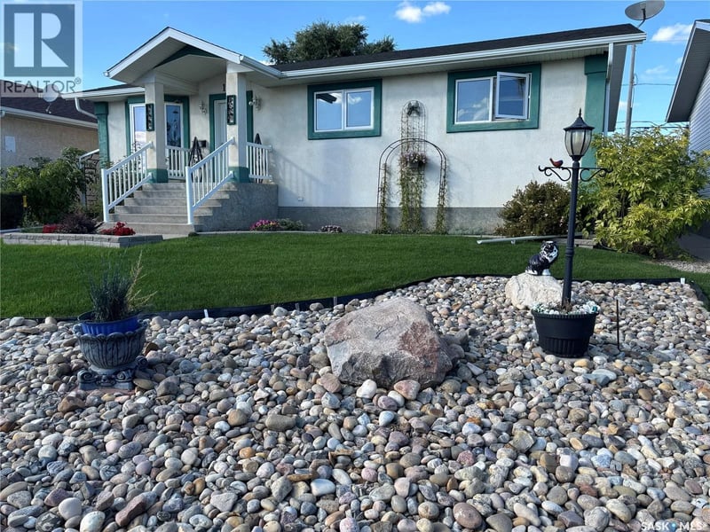 1546 Athabasca STREET W, Moose Jaw, Saskatchewan, S6H7K4, Moose Jaw, Saskatchewan — photo 1 of 5