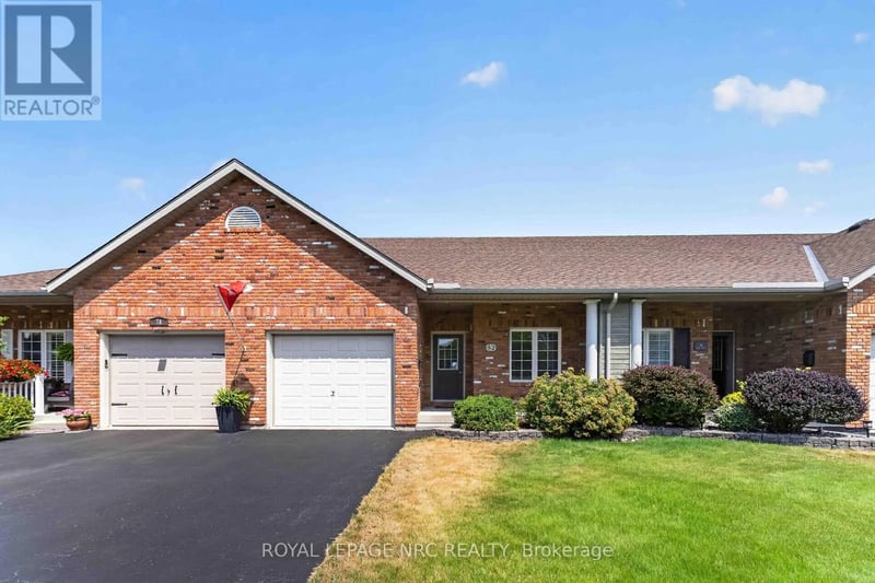 82 Maple Street, Port Colborne (Sugarloaf), Ontario, L3K6G7, Port Colborne (Sugarloaf), Ontario — photo 1 of 5