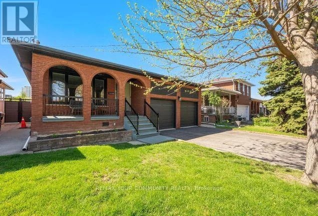19 Hamer Boulevard, Toronto (Kingsview Village-The Westway), Ontario, M9R4A8, Toronto (Kingsview Village-The Westway), Ontario — photo 1 of 5