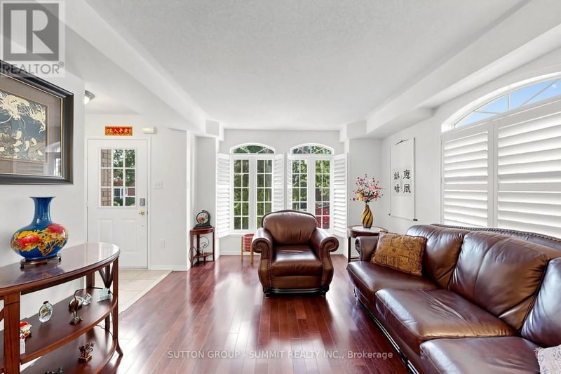 141 Gatwick Drive, Oakville (RO River Oaks), Ontario, L6H6T7, Oakville (RO River Oaks), Ontario — photo 1 of 5