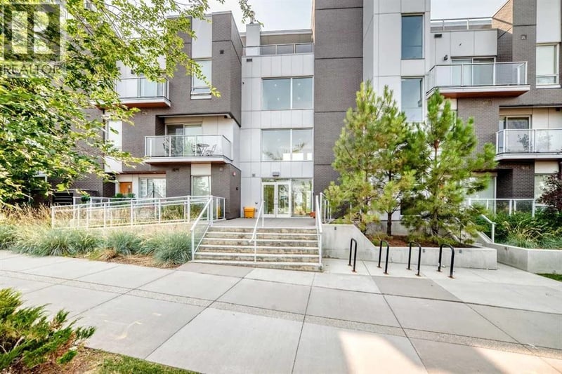 3125 39 Street Northwest, Calgary, Alberta, T3B6H5, Calgary, Alberta — photo 1 of 5