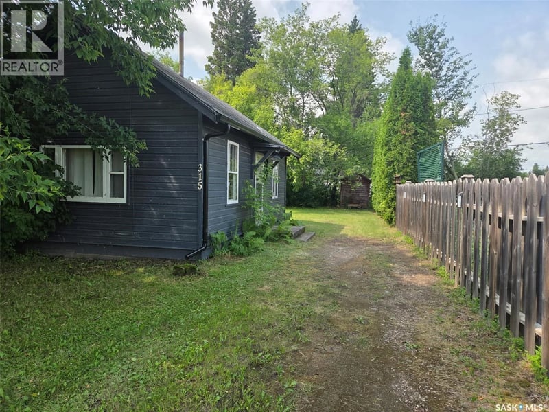 315 Railway AVENUE, White Fox, Saskatchewan, S0J3B0, White Fox, Saskatchewan — photo 1 of 5