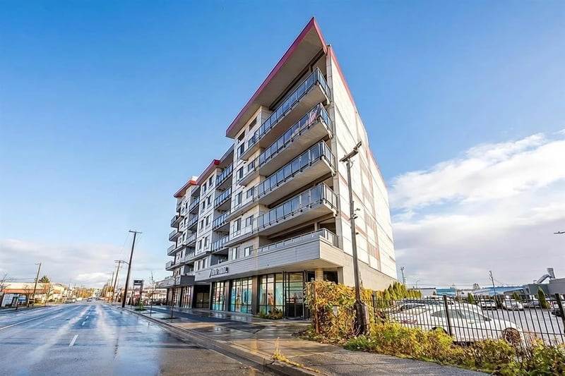 #214 20061 FRASER Highway, Langley, British Columbia, V3A0R4, Langley, British Columbia — photo 1 of 5
