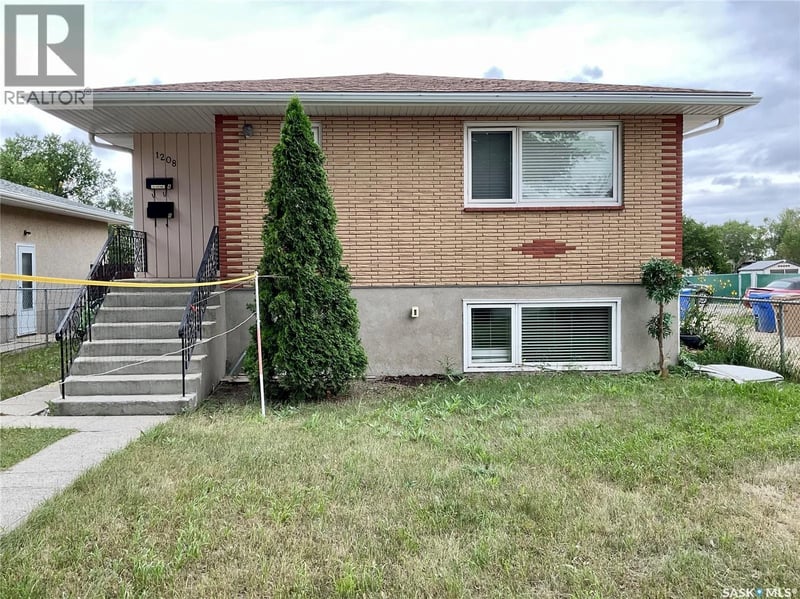 1208 Bond STREET, Regina, Saskatchewan, S4N1W9, Regina, Saskatchewan — photo 1 of 5
