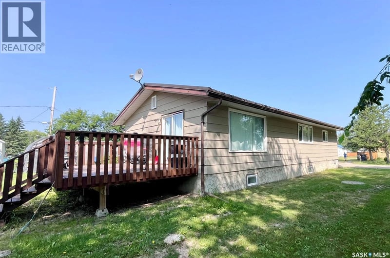 120 Hanson Lake Road N, Smeaton, Saskatchewan, S0J2J0, Smeaton, Saskatchewan — photo 1 of 5