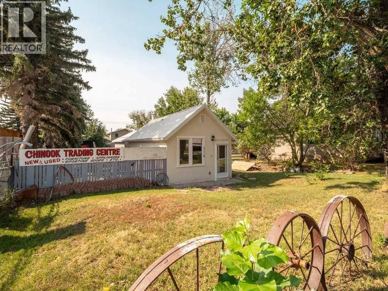316 1st Avenue Northeast, Milk River, Alberta, T0K1M0, Milk River, Alberta — photo 1 of 5