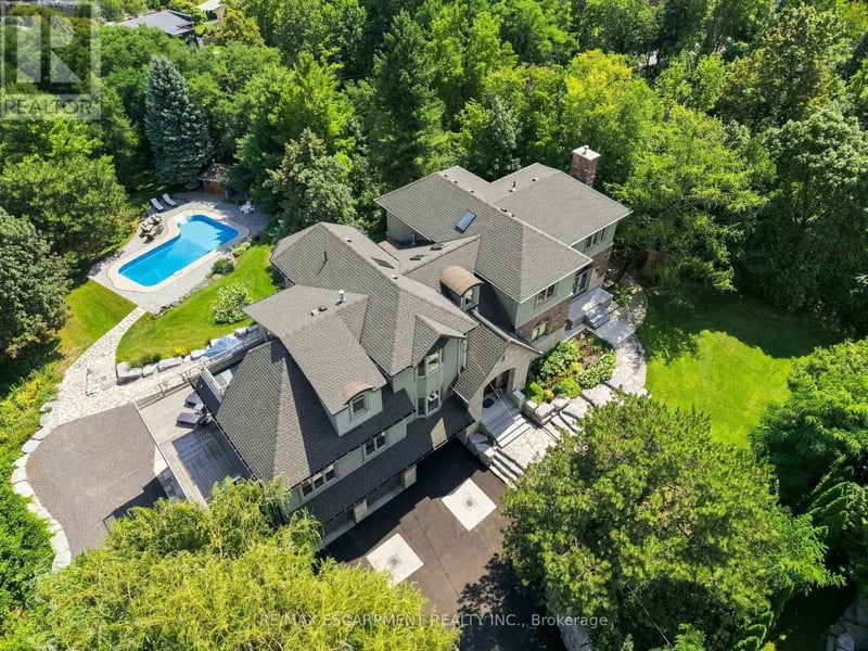 1296 Dundas Street, Burlington (Tyandaga), Ontario, L7R3X4, Burlington (Tyandaga), Ontario — photo 1 of 5