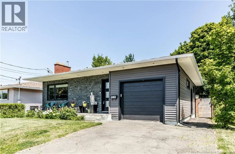 109 Upton Street, Moncton, New Brunswick, E1E2Z9, Moncton, New Brunswick — photo 1 of 5