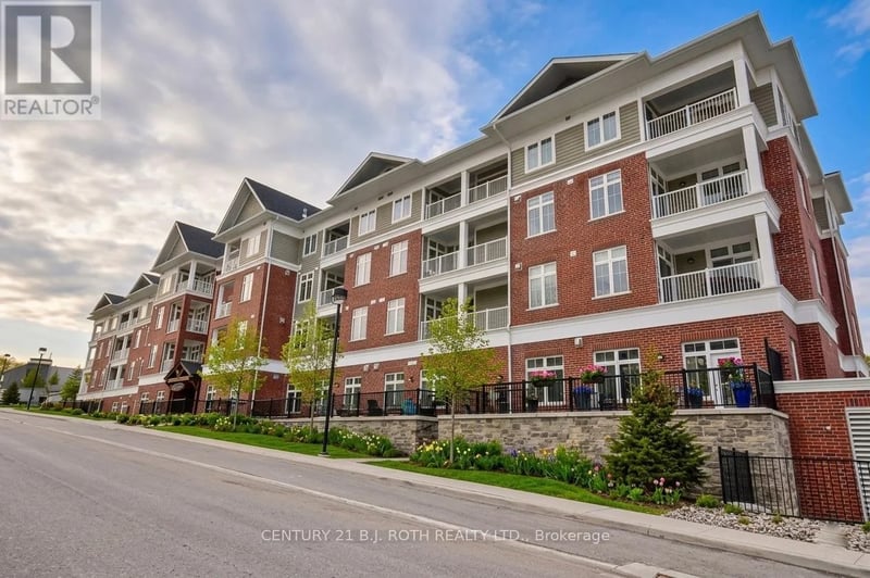 #107 40 Horseshoe Boulevard, Oro-Medonte (Horseshoe Valley), Ontario, L4M4Y8, Oro-Medonte (Horseshoe Valley), Ontario — photo 1 of 5