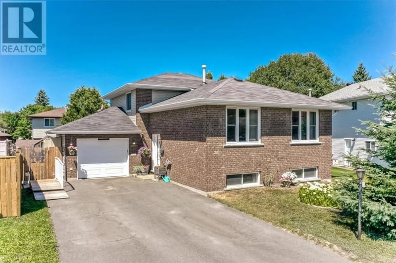 26 Monique Crescent, Garson, Ontario, P3L1C6, Garson, Ontario — photo 1 of 5