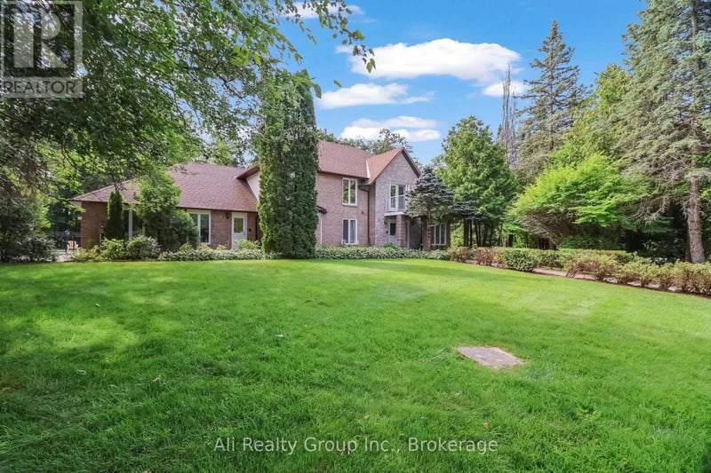 4 Royal County Downs, Ottawa, Ontario, K2R1C2, Ottawa, Ontario — photo 1 of 5