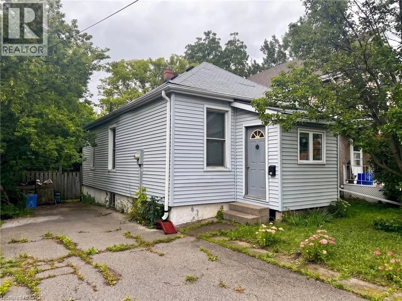 28 BRANTDALE Avenue, Hamilton, Ontario, L9C1B7, Hamilton, Ontario — photo 1 of 5