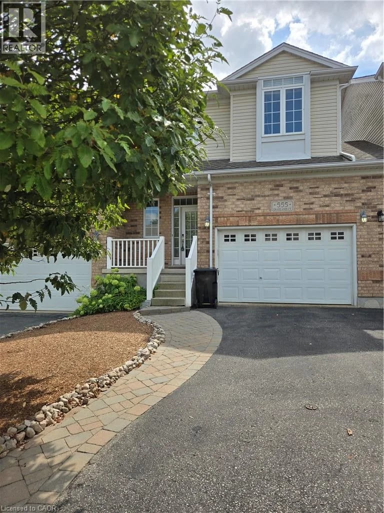 555 GRASSLANDS Court, Waterloo, Ontario, N2V2R5, Waterloo, Ontario — photo 1 of 5
