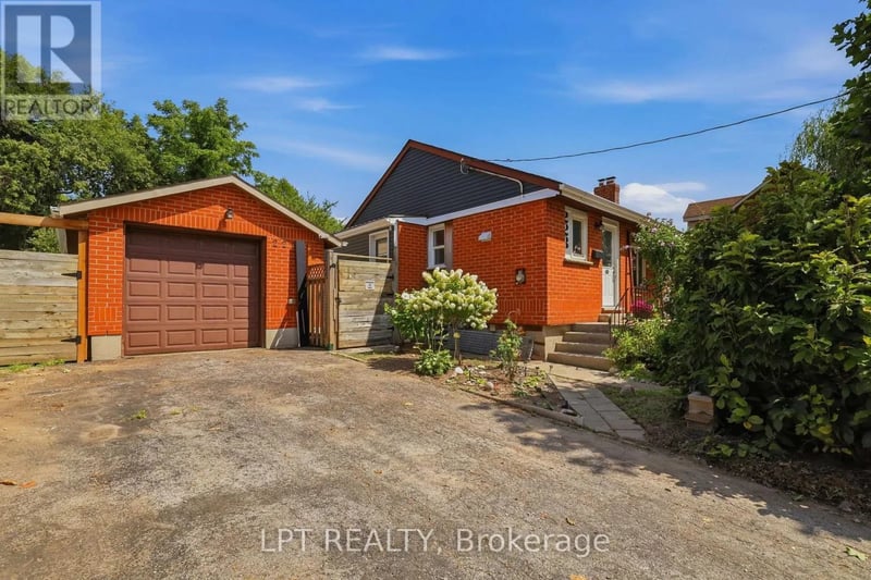 228 Highbury Avenue North, London East (East O), Ontario, N5Z2W7, London East (East O), Ontario — photo 1 of 5