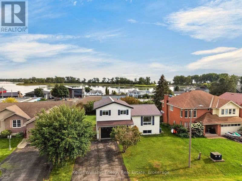 5 Harbourview Crescent, Prince Edward County (Wellington Ward), Ontario, K0K3L0, Prince Edward County (Wellington Ward), Ontario — photo 1 of 5