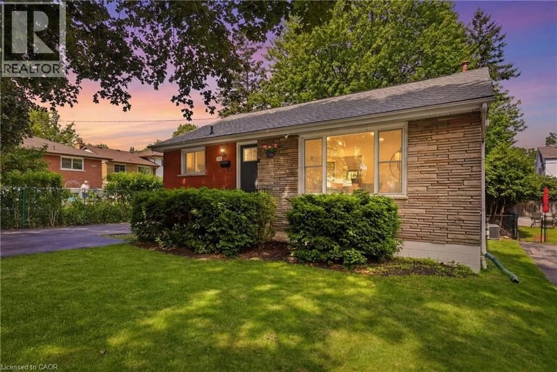 312 UPPER PARADISE Road, Hamilton, Ontario, L9C5C4, Hamilton, Ontario — photo 1 of 5