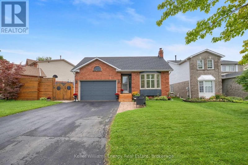831 Lavis Street, Oshawa (Pinecrest), Ontario, L1K1W8, Oshawa (Pinecrest), Ontario — photo 1 of 5