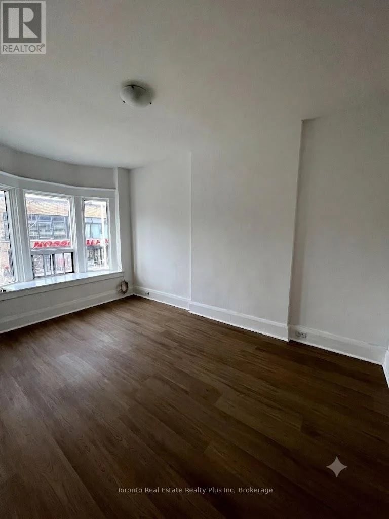 #2nd Floor 1053 Bloor Street West, Toronto (Dufferin Grove), Ontario, M6H1M4, Toronto (Dufferin Grove), Ontario — photo 1 of 5