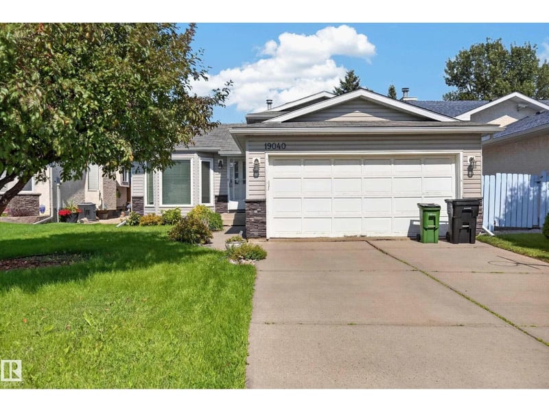 19040 70 AV NW, Edmonton, Alberta, T5T5S7, Edmonton, Alberta — photo 1 of 5
