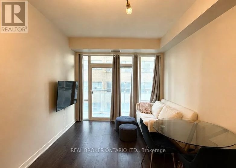 #713 223 St. Clair Avenue West, Toronto (Casa Loma), Ontario, M4V0A5, Toronto (Casa Loma), Ontario — photo 1 of 5