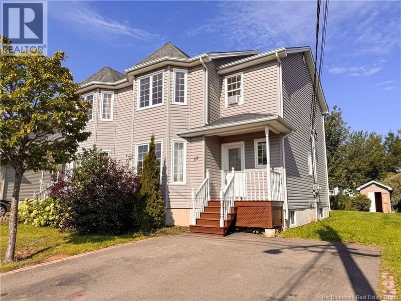 39 Christopher Crescent, Moncton, New Brunswick, E1G0A4, Moncton, New Brunswick — photo 1 of 5