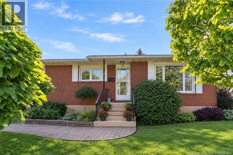 62 Ayer Avenue, Moncton, New Brunswick, E1C8J8, Moncton, New Brunswick — photo 1 of 5