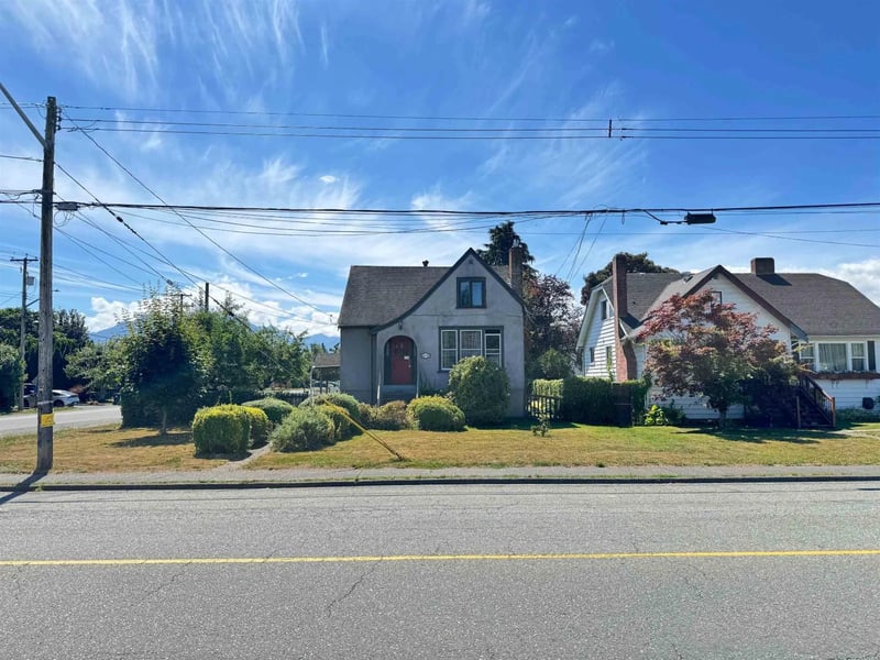 46198 FIRST Avenue, Chilliwack, British Columbia, V2P1W3, Chilliwack, British Columbia — photo 1 of 5
