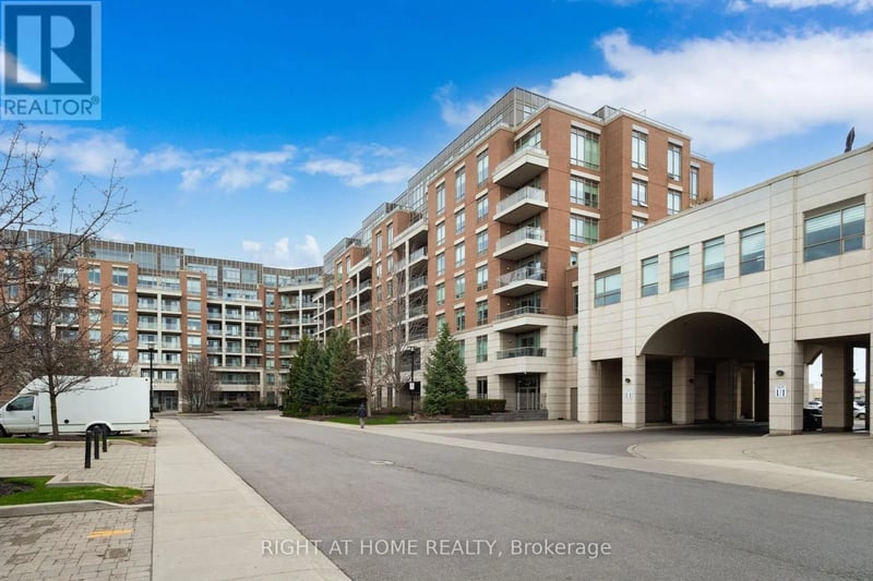 #PH08 2480 Prince Michael Drive, Oakville (JC Joshua Creek), Ontario, L6H0H1, Oakville (JC Joshua Creek), Ontario — photo 1 of 5