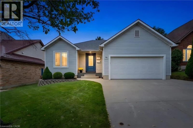 96 ENDEAVOUR Drive, Cambridge, Ontario, N3C4C1, Cambridge, Ontario — photo 1 of 5