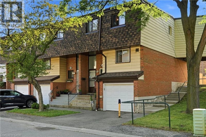 #201 180 MISSISSAUGA VALLEY Boulevard, Mississauga, Ontario, L5A3M2, Mississauga, Ontario — photo 1 of 5
