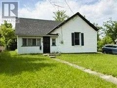 18 Young Street, Halton Hills (AC Acton), Ontario, L7J2G6, Halton Hills (AC Acton), Ontario — photo 1 of 5