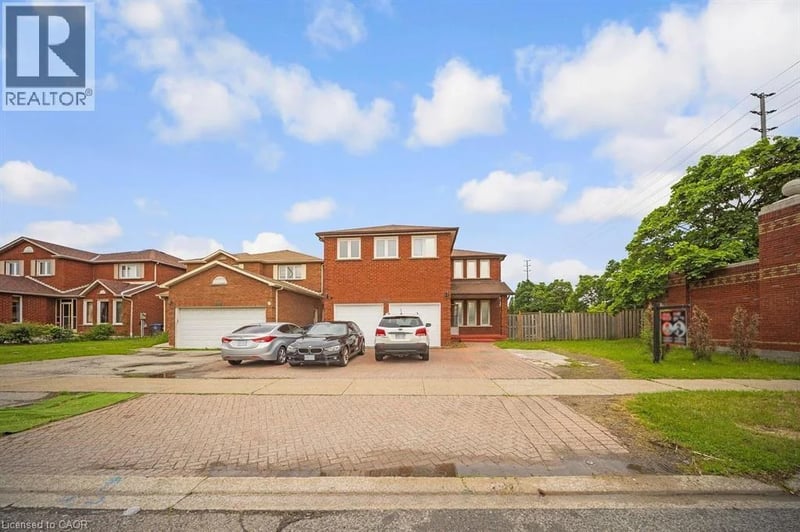 692 HUNTINGTON RIDGE Drive, Mississauga, Ontario, L5R1Z5, Mississauga, Ontario — photo 1 of 5