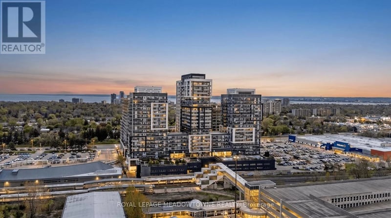 #1902 2093 Fairview Street, Burlington (Freeman), Ontario, L7R0E6, Burlington (Freeman), Ontario — photo 1 of 5