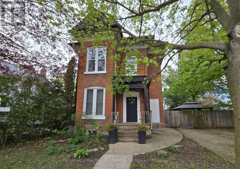 11 Maple Street West, Aylmer, Ontario, N5H1B8, Aylmer, Ontario — photo 1 of 5