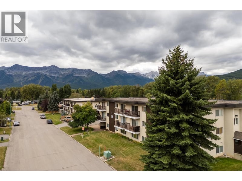 #303 51 Ridgemont Drive, Fernie, British Columbia, V0B1M2, Fernie, British Columbia — photo 1 of 5