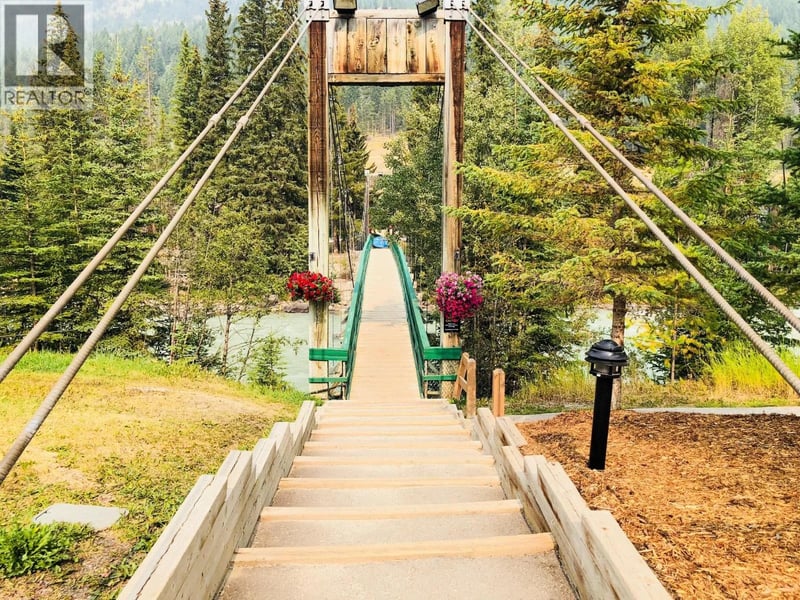 #106 2090 SUMMIT Drive, Panorama, British Columbia, V0A1T0, Panorama, British Columbia — photo 1 of 5