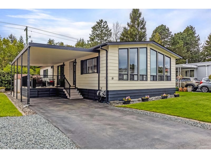 #18 2120 KING GEORGE Boulevard, Surrey, British Columbia, V4A6Y8, Surrey, British Columbia — photo 1 of 5
