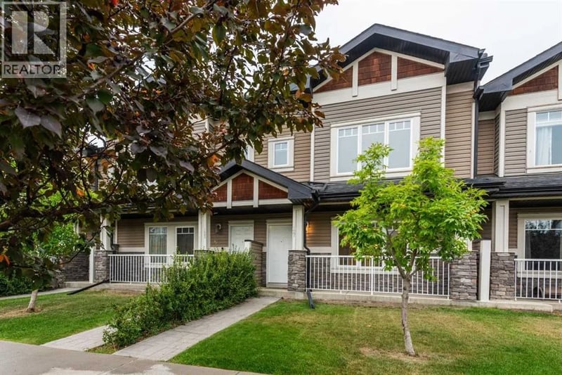 127 Prestwick Villas Southeast, Calgary, Alberta, T2Z3S4, Calgary, Alberta — photo 1 of 5