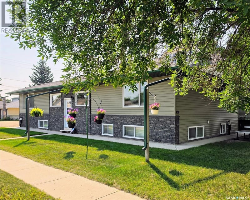 638 7th STREET, Humboldt, Saskatchewan, S0K2A0, Humboldt, Saskatchewan — photo 1 of 5