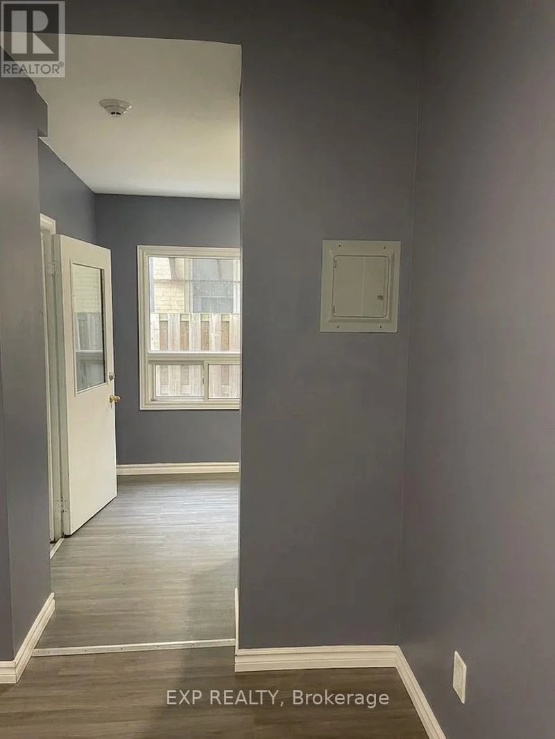 #9 70 Victoria Avenue South, Hamilton (Stinson), Ontario, L8N2S7, Hamilton (Stinson), Ontario — photo 1 of 5