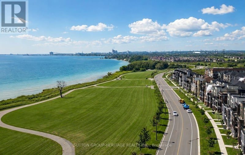 22 C Lookout Drive, Clarington (Bowmanville), Ontario, L1C7G1, Clarington (Bowmanville), Ontario — photo 1 of 5