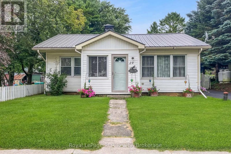 29 Main Street North, West Grey, Ontario, N0G1S0, West Grey, Ontario — photo 1 of 5