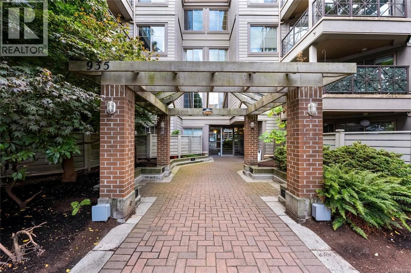 #209 935 Johnson Street, Victoria, British Columbia, V8V3N5, Victoria, British Columbia — photo 1 of 5