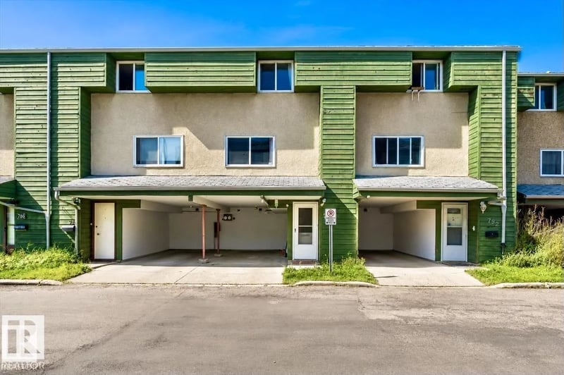 790 ABBOTTSFIELD RD NW, Edmonton, Alberta, T5W4R4, Edmonton, Alberta — photo 1 of 5